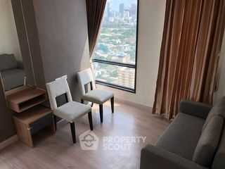 À vendre 3 chambres condo à Din Daeng, Bangkok
