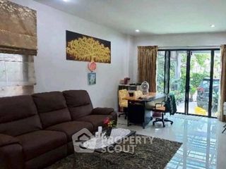 For rent and for sale 3 bedrooms townhouse in Lat Phrao, Bangkok