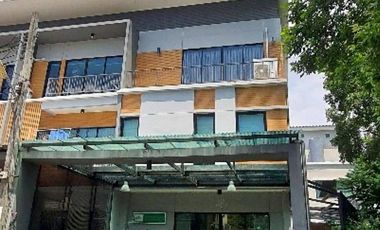 For rent and for sale 3 bedrooms townhouse in Lat Phrao, Bangkok