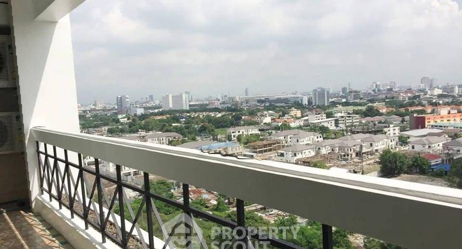For sale 3 bedrooms condo in Suan Luang, Bangkok