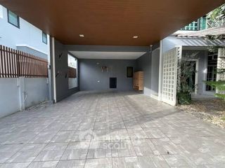 À vendre 3 chambres maison à Si Racha, Chonburi
