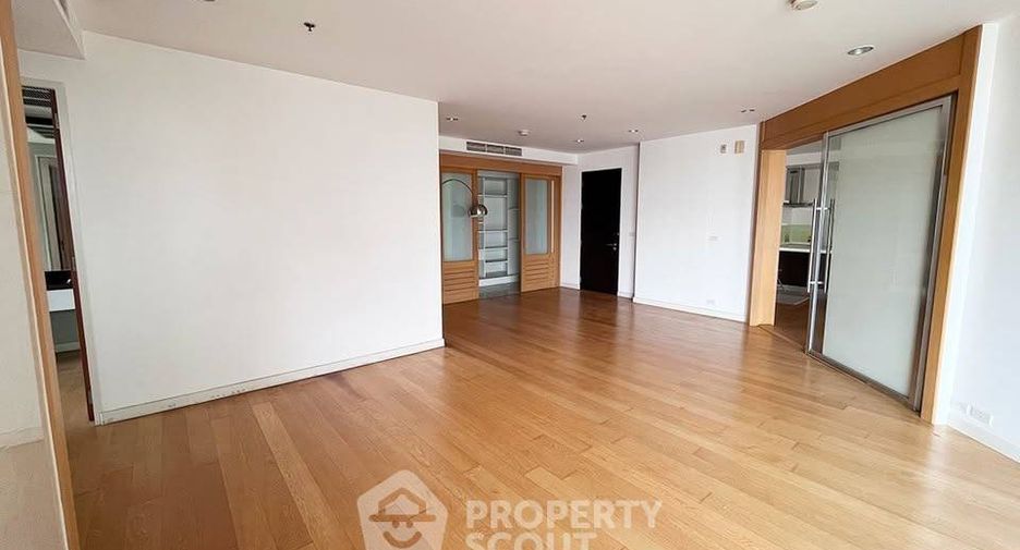 For sale 4 bedrooms apartment in Bang Kho Laem, Bangkok
