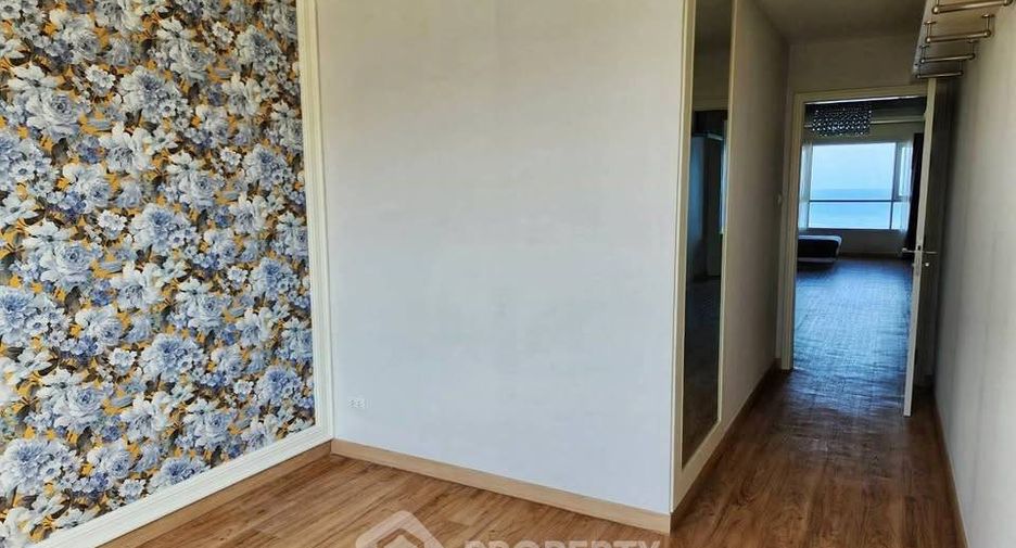 For sale 3 bedrooms condo in Si Racha, Chonburi