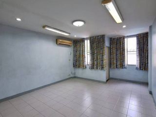 出售 4 卧室 联排别墅 在 Wang Thong Lang, 曼谷