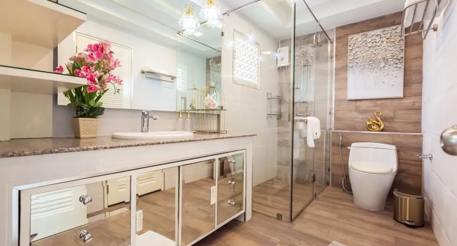 For sale and for rent 4 bedrooms townhouse in Lat Phrao, Bangkok