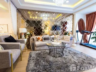 Casa adosada en venta y en alquiler de 4 habitaciones en Lat Phrao, Bangkok