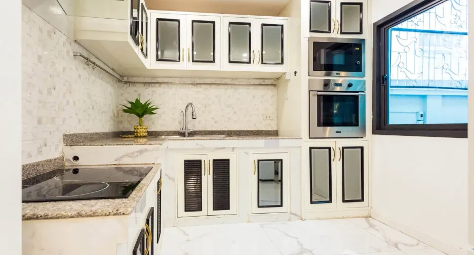 For sale and for rent 4 bedrooms townhouse in Lat Phrao, Bangkok