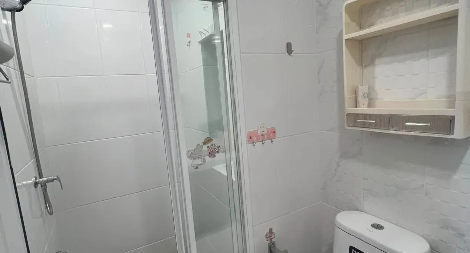 Condo en alquiler de 2 habitaciones en Wang Thonglang, Bangkok
