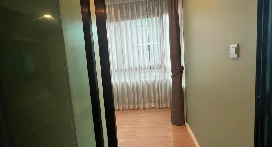 Condo en alquiler de 2 habitaciones en Wang Thonglang, Bangkok