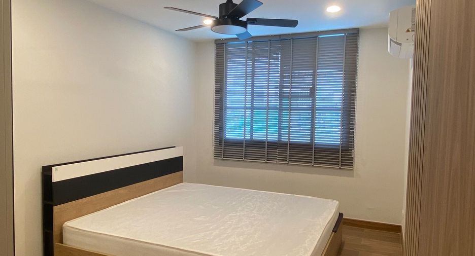 Condo en alquiler de 3 habitaciones en Watthana, Bangkok