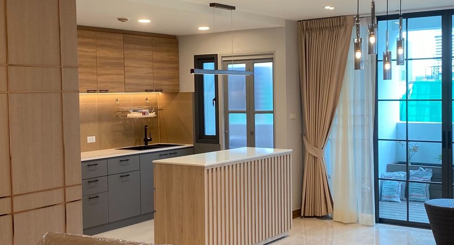 Condo en alquiler de 3 habitaciones en Watthana, Bangkok