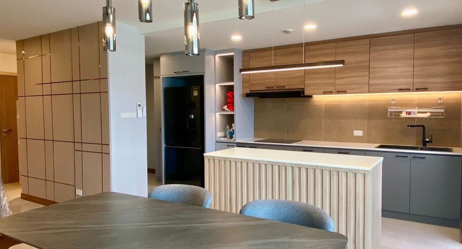 Condo en alquiler de 3 habitaciones en Watthana, Bangkok