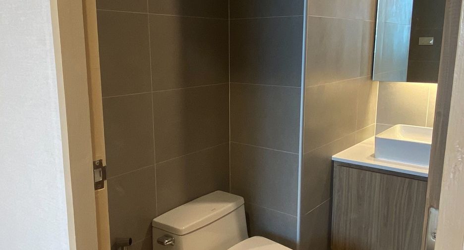 Condo en alquiler de 3 habitaciones en Watthana, Bangkok