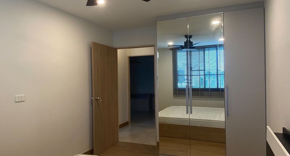 Condo en alquiler de 3 habitaciones en Watthana, Bangkok