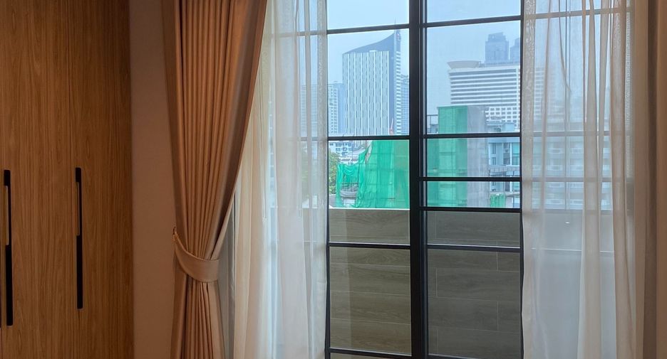 Condo en alquiler de 3 habitaciones en Watthana, Bangkok
