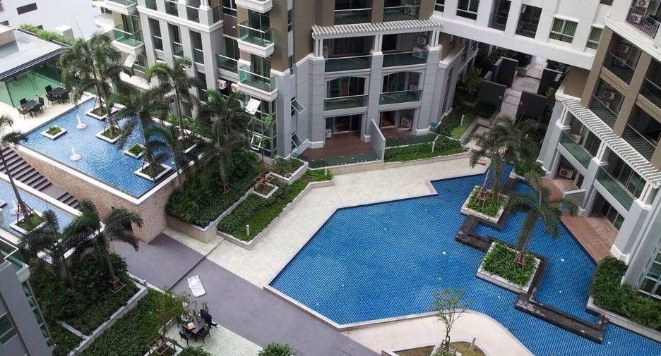 Condo en alquiler de 2 habitaciones en Huai Khwang, Bangkok