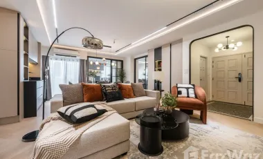 For sale 4 bedrooms condo in Watthana, Bangkok