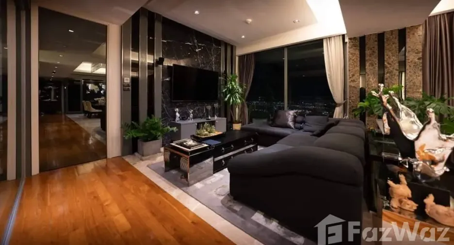 For sale 4 ベッドルーム condo in Yan Nawa, Bangkok