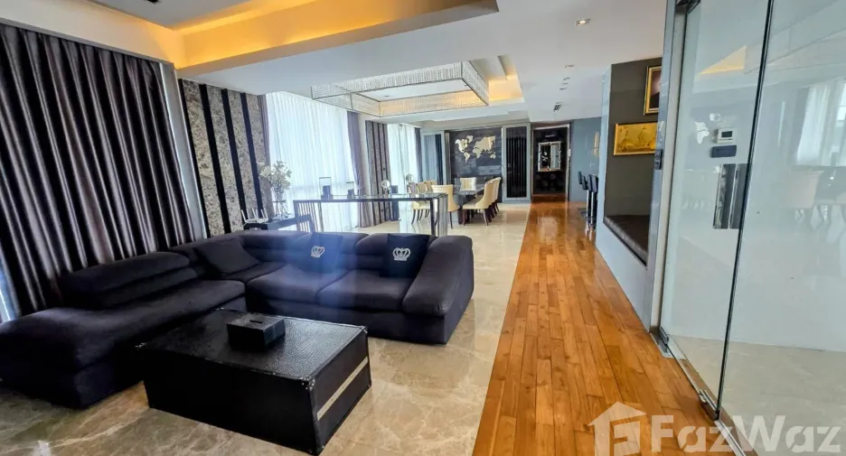 For sale 4 ベッドルーム condo in Yan Nawa, Bangkok