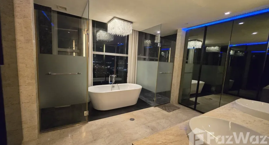For sale 4 ベッドルーム condo in Yan Nawa, Bangkok