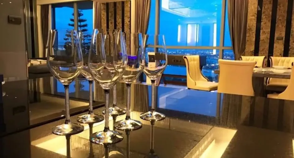 For sale 4 ベッドルーム condo in Yan Nawa, Bangkok