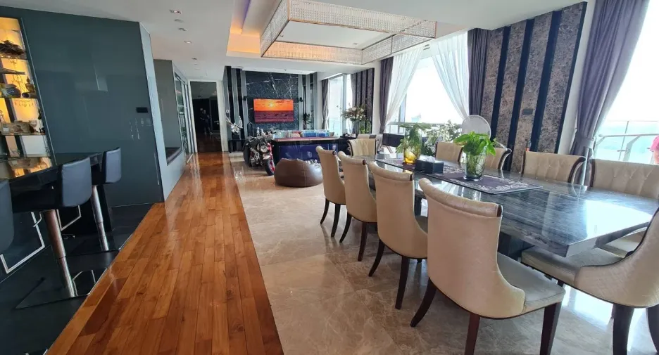 For sale 4 ベッドルーム condo in Yan Nawa, Bangkok