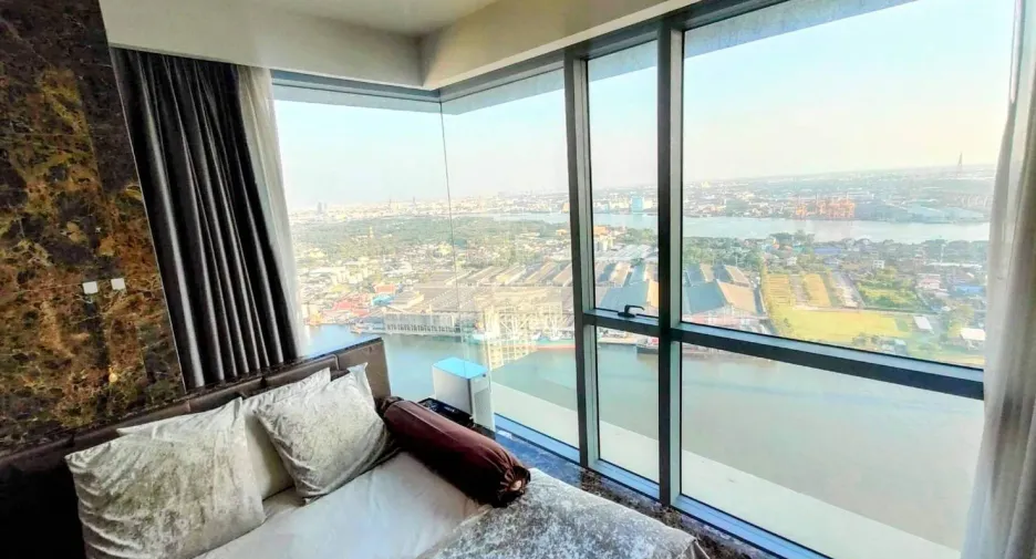 For sale 4 ベッドルーム condo in Yan Nawa, Bangkok
