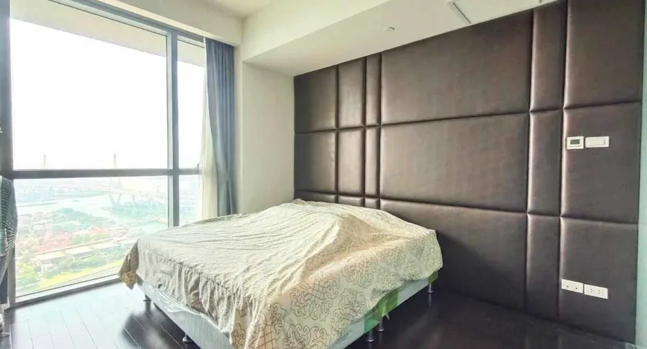 For sale 4 ベッドルーム condo in Yan Nawa, Bangkok