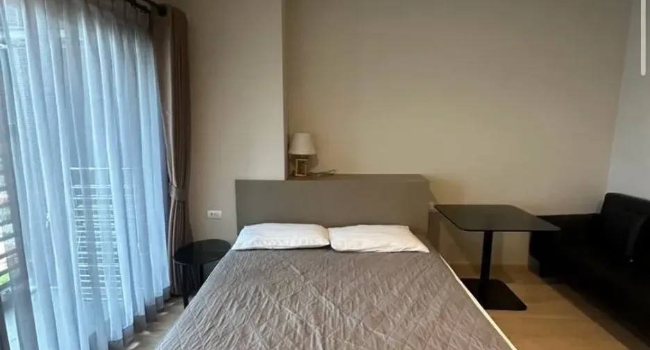 For rent studio condo in Khlong San, Bangkok