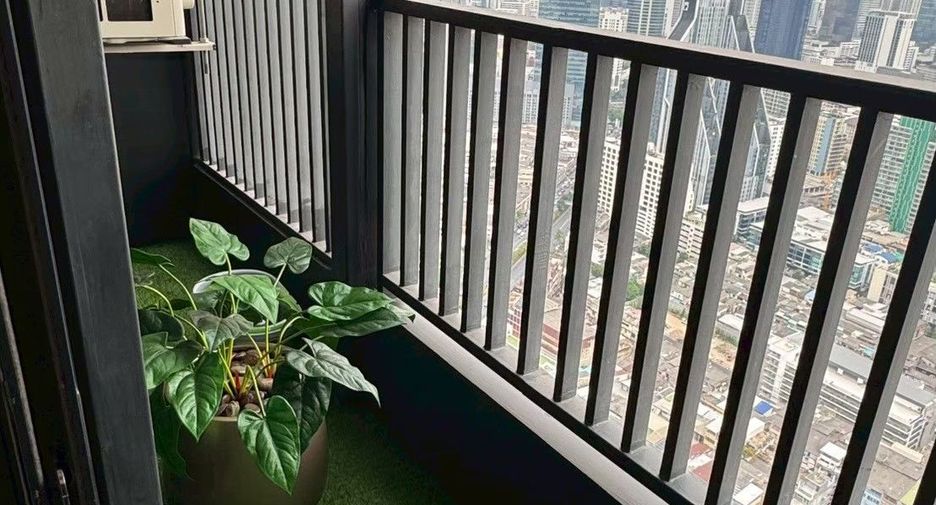 For sale and for rent 3 bedrooms condo in Bang Rak, Bangkok
