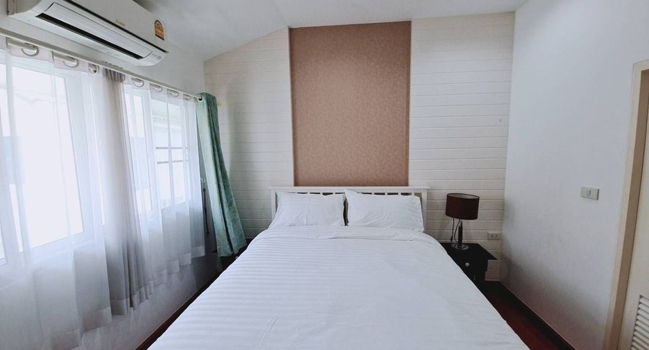 À louer 3 chambres maison à San Kamphaeng, Chiang Mai
