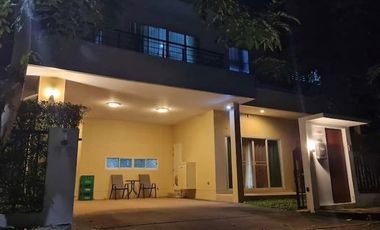 À louer 3 chambres maison à San Kamphaeng, Chiang Mai