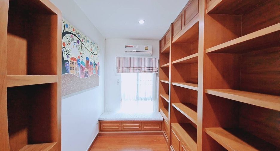 À louer 3 chambres maison à San Kamphaeng, Chiang Mai