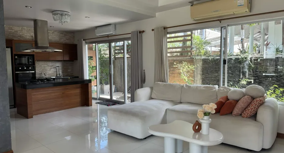Villa zur Miete und zum Kauf mit 3 Zimmer in Bang Lamung, Chonburi