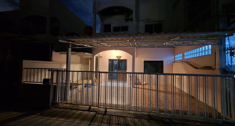 Reihenhaus zum Kauf und zur Miete mit 3 Zimmer in Bang Khen, Bangkok