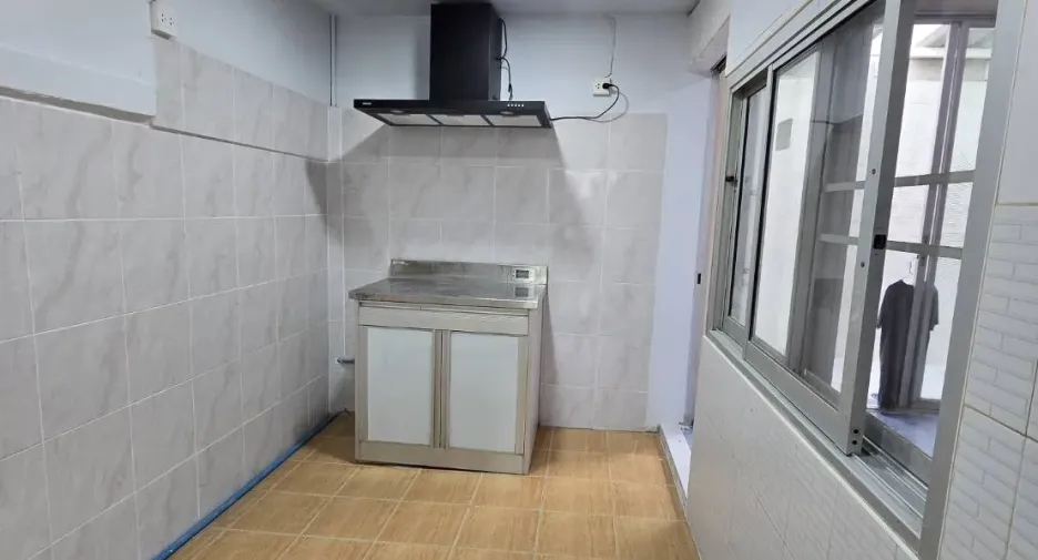 Reihenhaus zum Kauf und zur Miete mit 3 Zimmer in Bang Khen, Bangkok