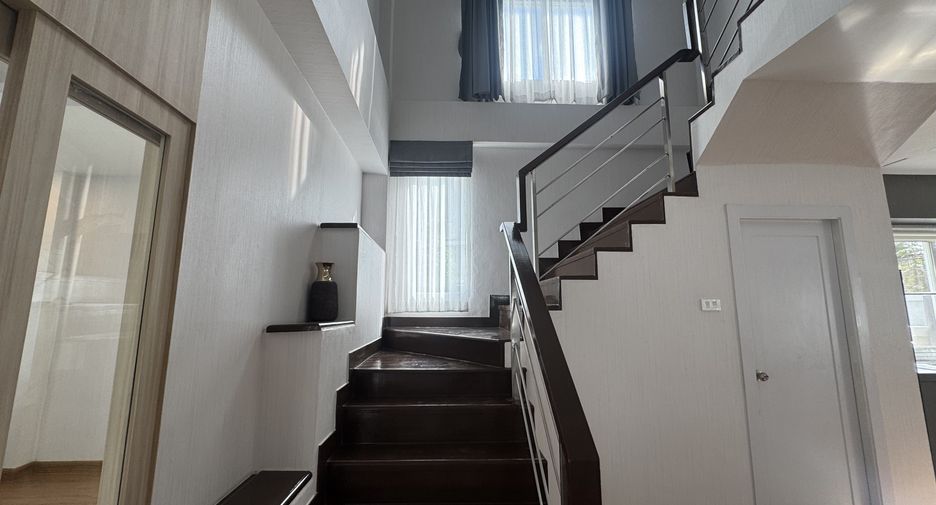 For rent 4 bedrooms house in Bang Lamung, Chonburi