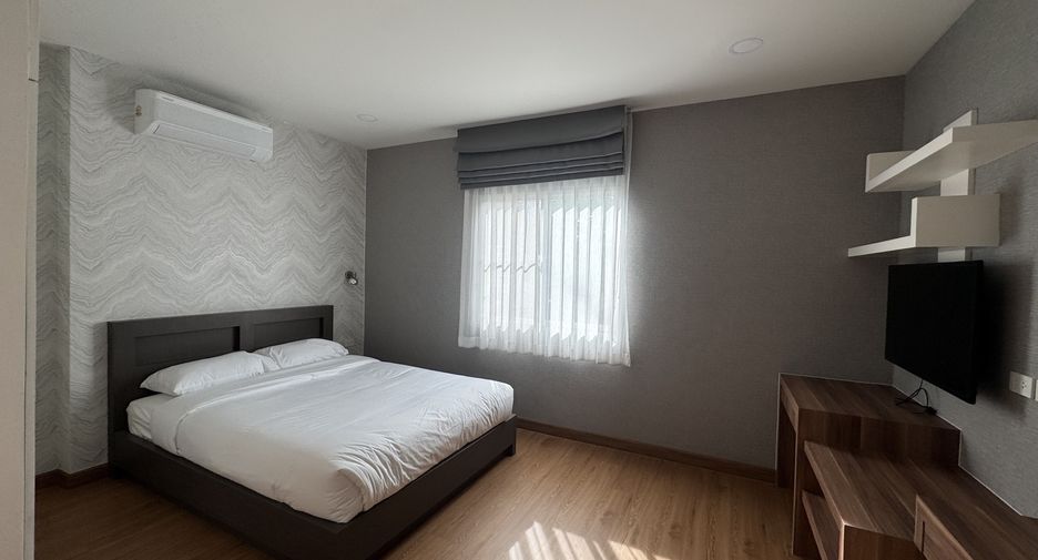 For rent 4 bedrooms house in Bang Lamung, Chonburi
