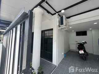 Casa adosada en venta de 3 habitaciones en Bang Lamung, Chonburi