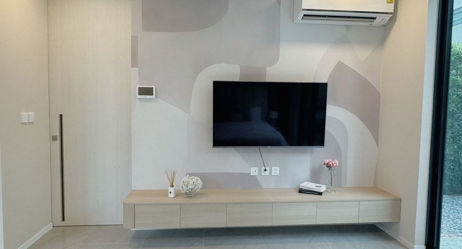 For sale and for rent 4 bedrooms house in Saphan Sung, Bangkok