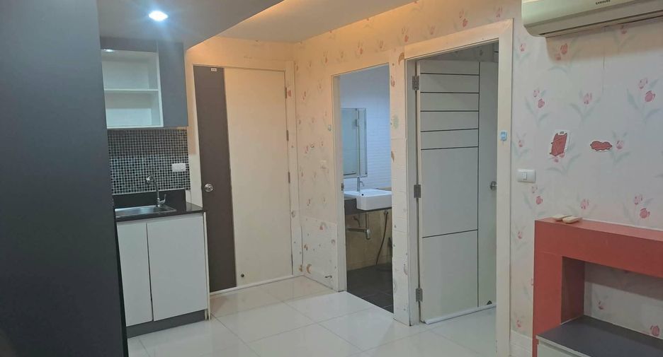 For sale 1 bed condo in Si Racha, Chonburi