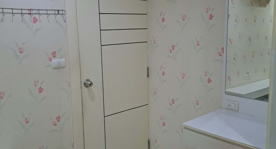 For sale 1 bed condo in Si Racha, Chonburi