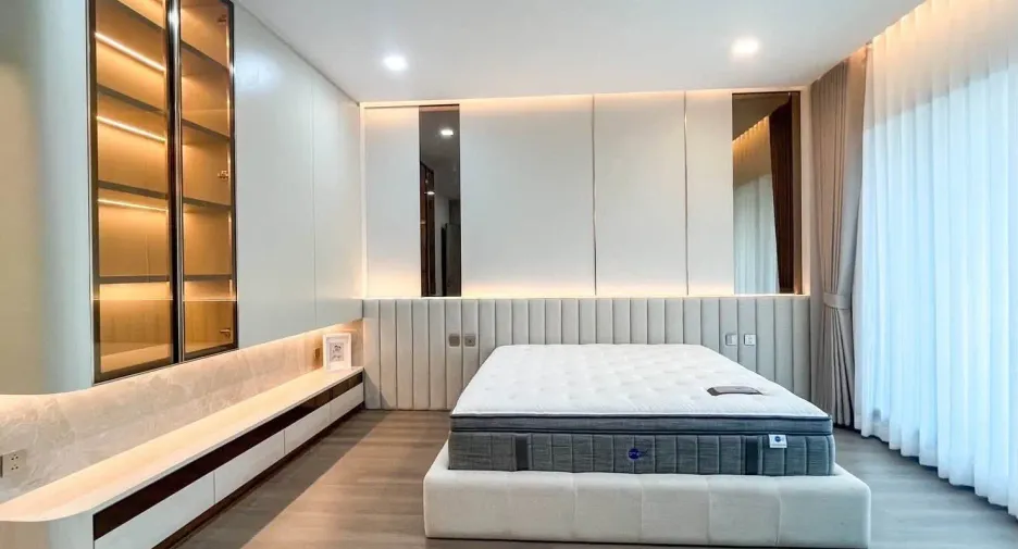 Casa en venta y en alquiler de 4 habitaciones en Prawet, Bangkok
