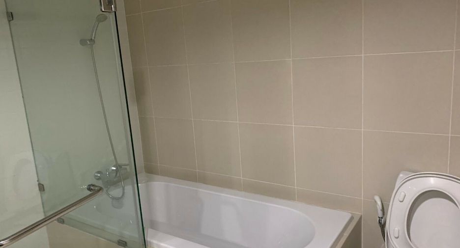 For rent 2 bedrooms condo in Huai Khwang, Bangkok