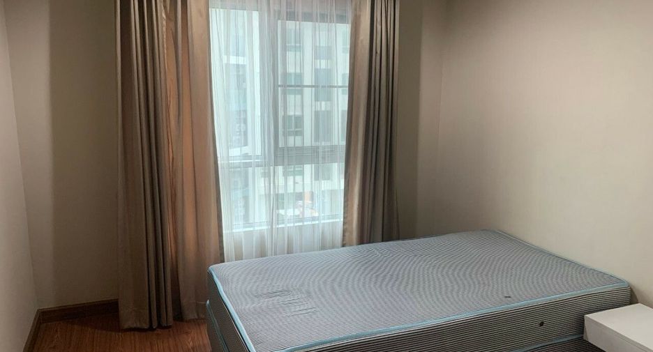 For rent 2 bedrooms condo in Huai Khwang, Bangkok