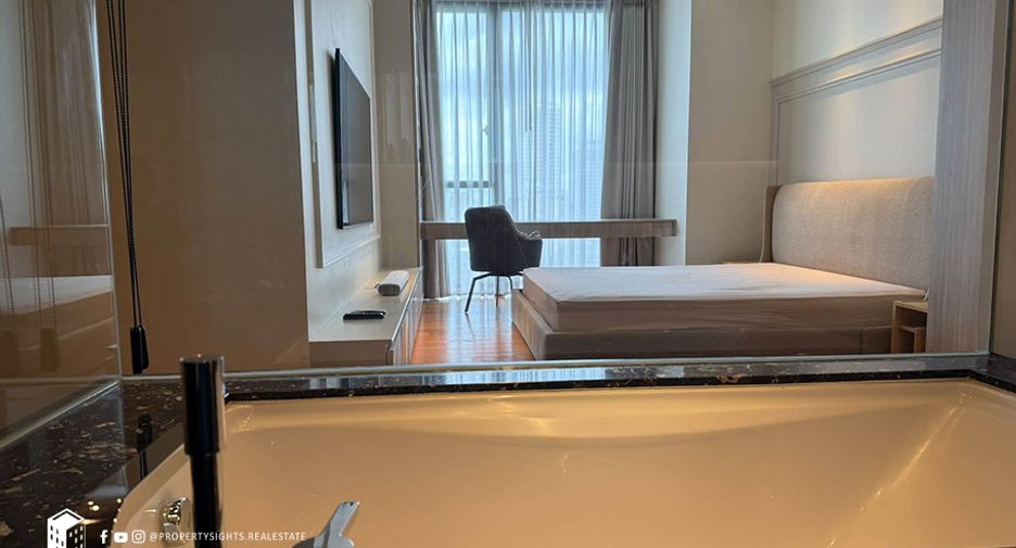 For rent 2 bedrooms condo in Khlong Toei, Bangkok