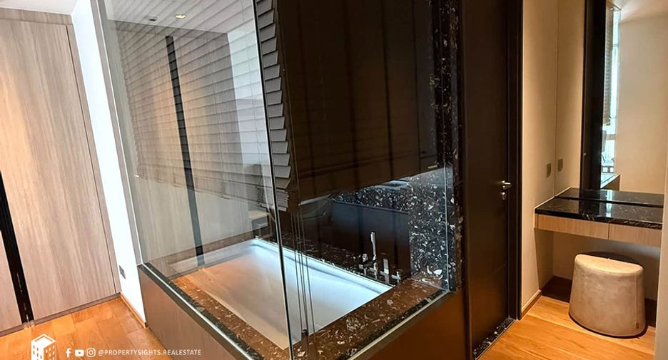 For rent 2 bedrooms condo in Khlong Toei, Bangkok