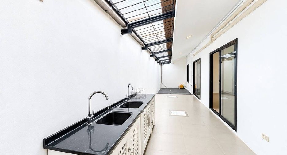 For sale 4 bedrooms house in Mueang Phuket, Phuket