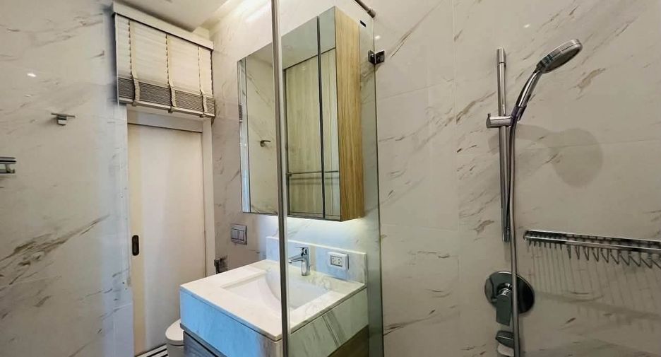 Condo en alquiler de 2 habitaciones en Bang Kho Laem, Bangkok