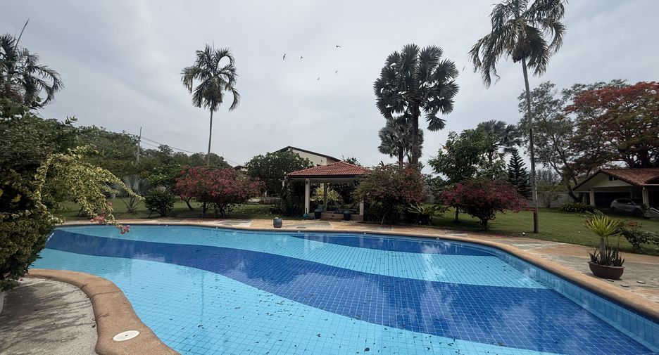 Villa zur Miete mit 4 Zimmer in Bang Lamung, Chonburi